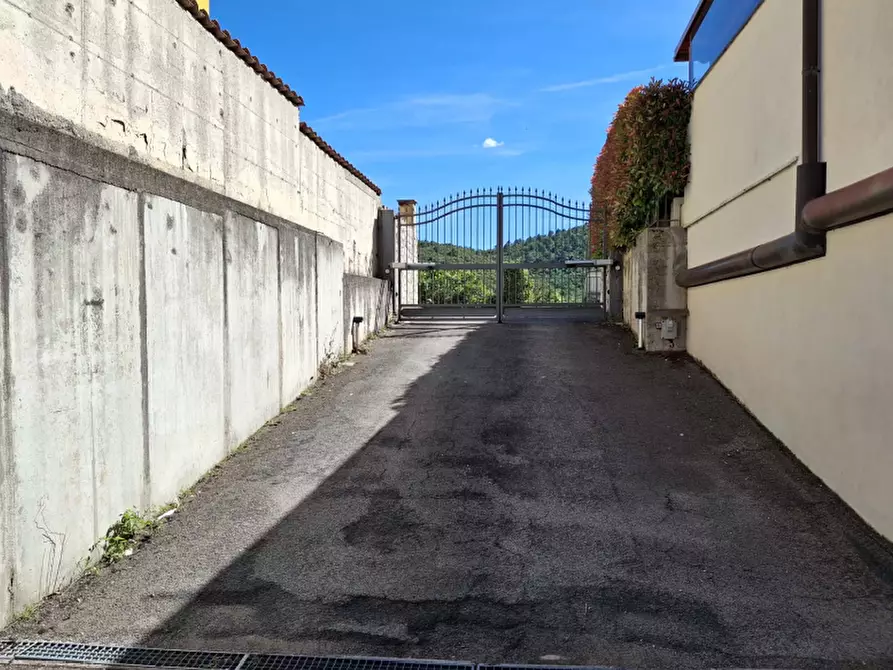 Immagine 4 di Garage in vendita  in Via Collestatte a Terni