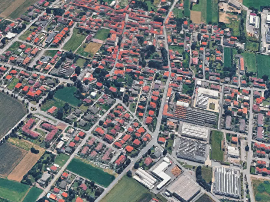 Immagine 12 di Garage in vendita  in Via Vincenzo Monti a Robecchetto Con Induno