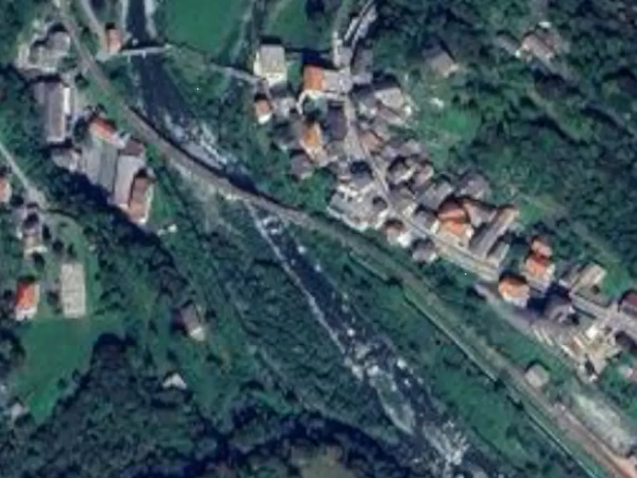 Immagine 12 di Garage in vendita  in Via Sabbione  a Mezzenile