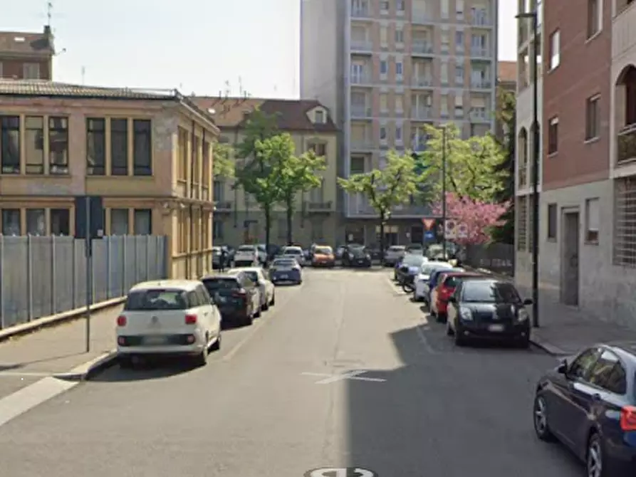 Immagine 8 di Garage in vendita  in Via Envie  a Torino