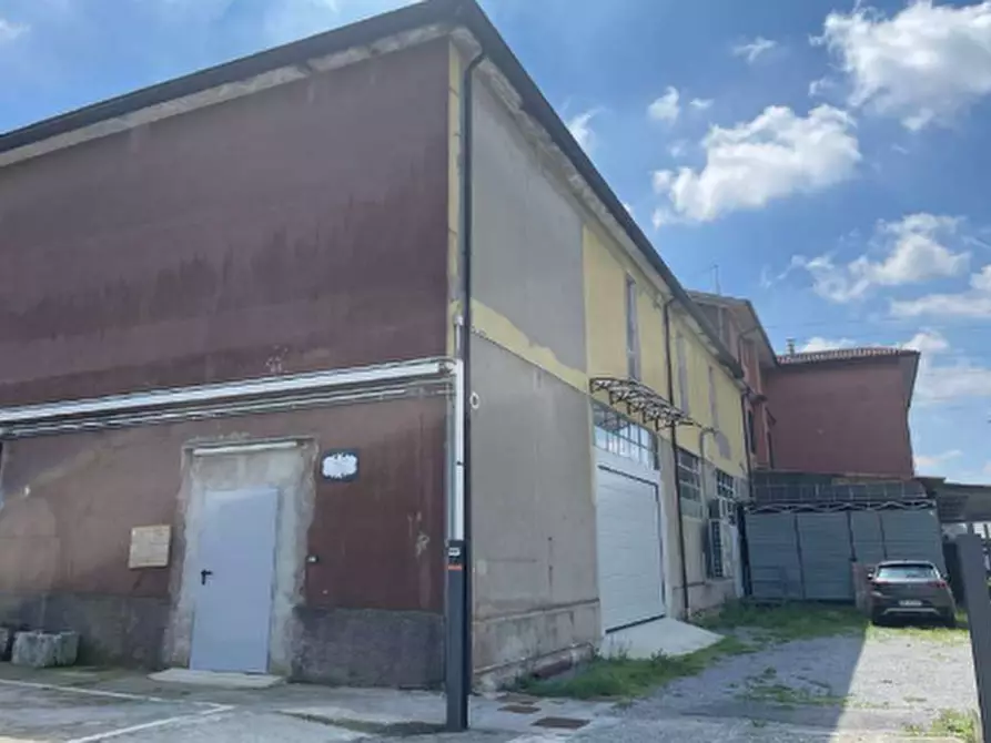 Immagine 4 di Negozio in vendita  in Via Angelo Mazzi a Villa D'almè