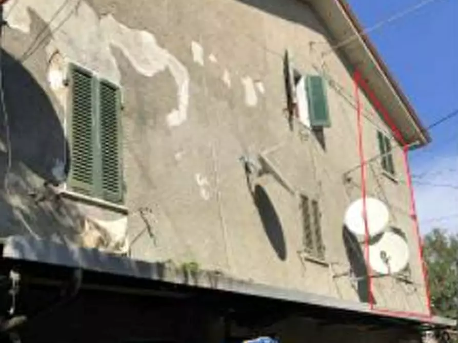 Immagine 1 di Porzione di casa in vendita  in Via Aurelia a Carrara