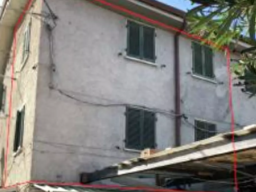 Immagine 2 di Porzione di casa in vendita  in Via Aurelia a Carrara