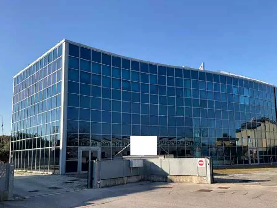 Immagine 5 di Negozio in vendita  in Via Albert Einstein a San Giorgio Di Mantova