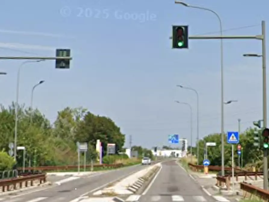 Immagine 11 di Negozio in vendita  in Via Albert Einstein a San Giorgio Di Mantova