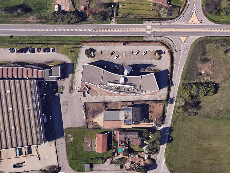 Immagine 13 di Negozio in vendita  in Via Albert Einstein a San Giorgio Di Mantova