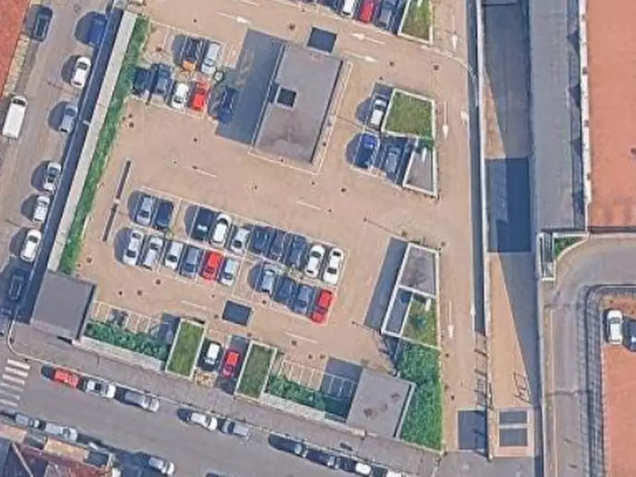 Immagine 12 di Garage in vendita  in Via Envie a Torino