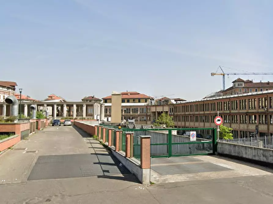 Immagine 6 di Garage in vendita  in Via Envie a Torino