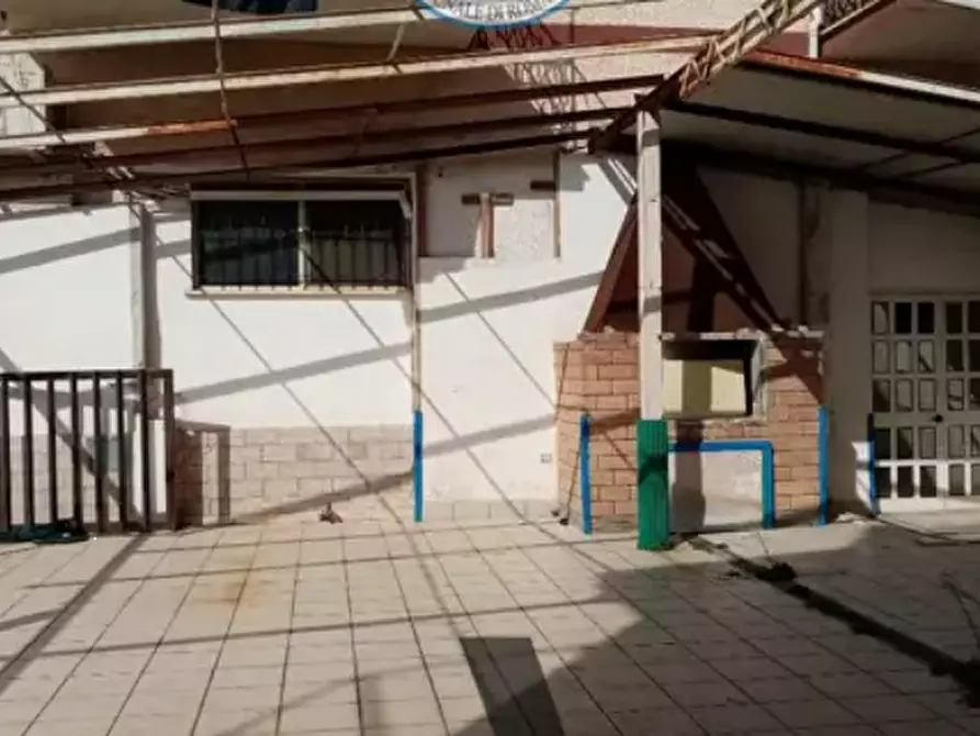 Immagine 1 di Negozio in vendita  in Via Monte Santo a Marcellina