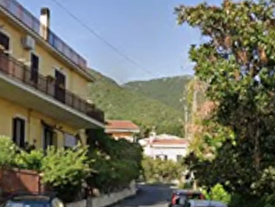 Immagine 2 di Negozio in vendita  in Via Monte Santo a Marcellina