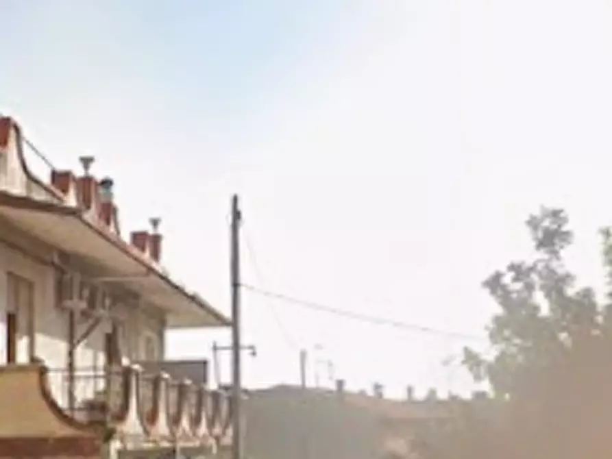 Immagine 3 di Negozio in vendita  in Via Monte Santo a Marcellina