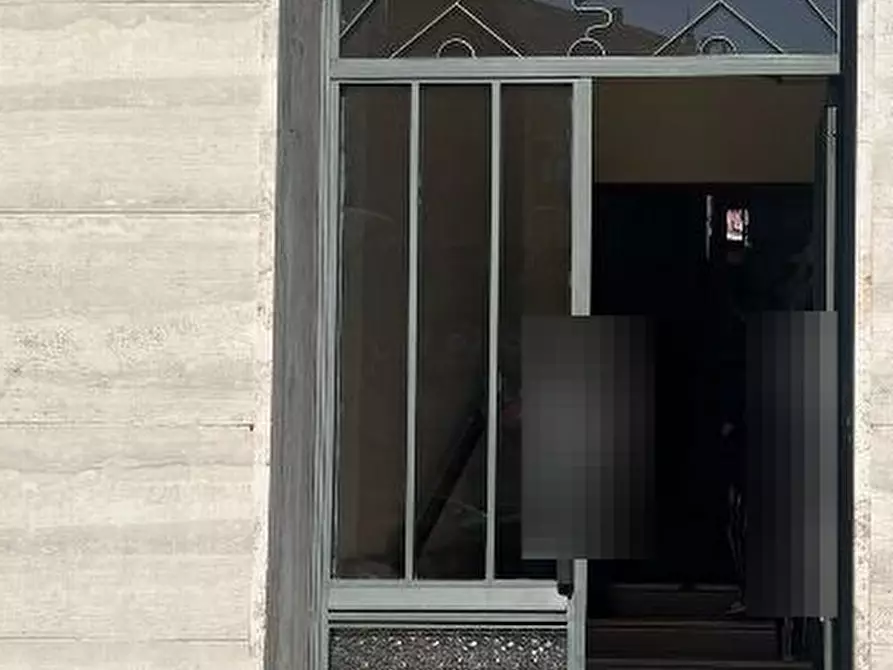 Immagine 2 di Magazzino in vendita  in Via Giovanni Paisiello  a Torino