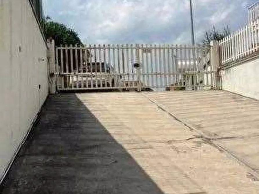 Immagine 2 di Magazzino in vendita  in Via Marengo a San Mauro Torinese