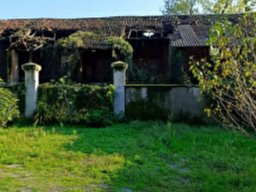 Immagine 1 di Garage in vendita  in Via Veneziana Badalasco a Fara Gera D'adda