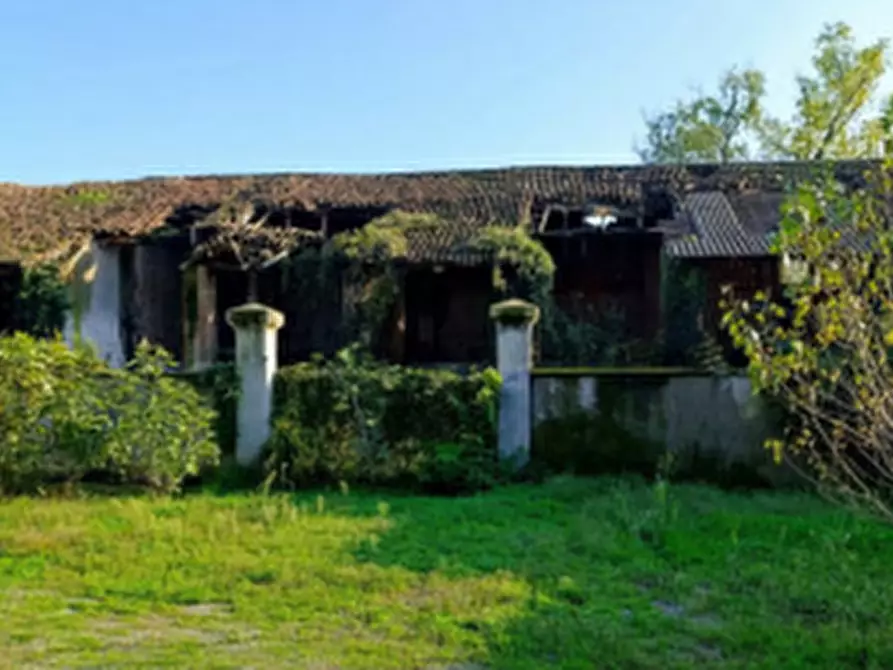 Immagine 4 di Garage in vendita  in Via Veneziana Badalasco a Fara Gera D'adda