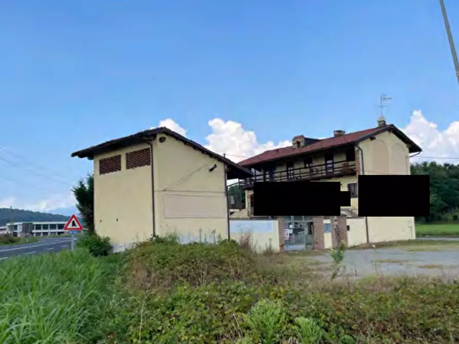 Immagine 2 di Negozio in vendita  in Viale Marconi a Romano Canavese