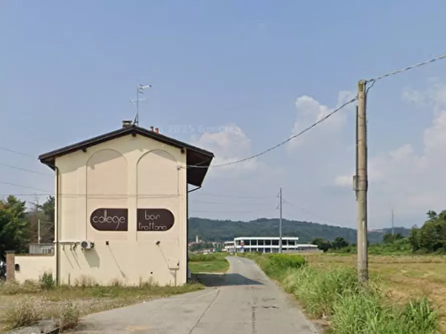 Immagine 10 di Negozio in vendita  in Viale Marconi a Romano Canavese