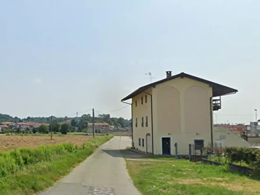 Immagine 12 di Negozio in vendita  in Viale Marconi a Romano Canavese