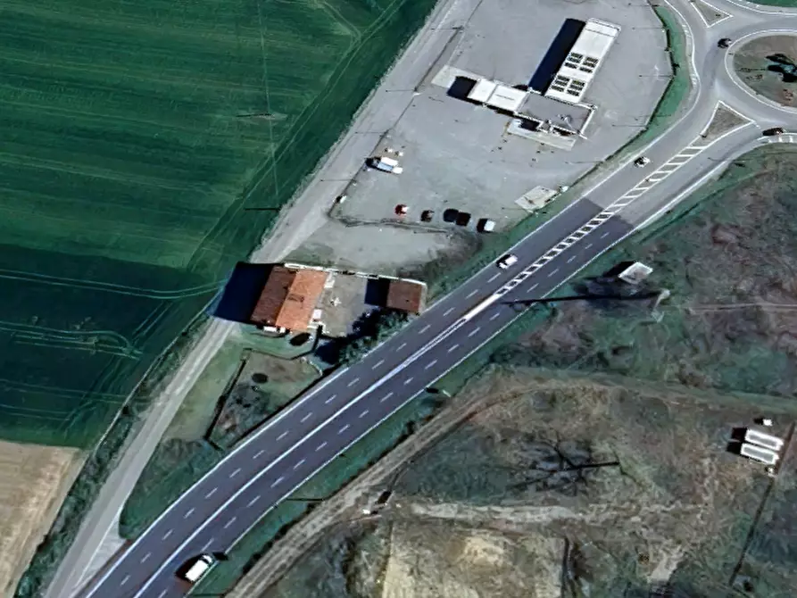 Immagine 13 di Negozio in vendita  in Viale Marconi a Romano Canavese