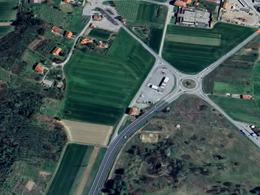 Immagine 14 di Negozio in vendita  in Viale Marconi a Romano Canavese