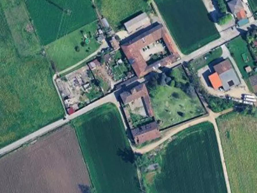 Immagine 16 di Garage in vendita  in Via Veneziana Badalasco a Fara Gera D'adda