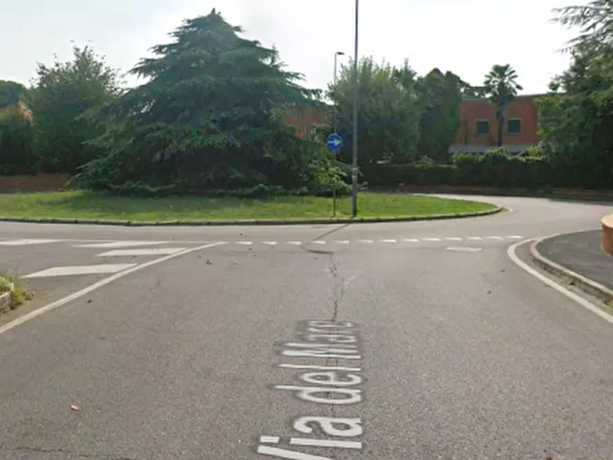 Immagine 8 di Posto auto in vendita  in Via del Mare  a Milano