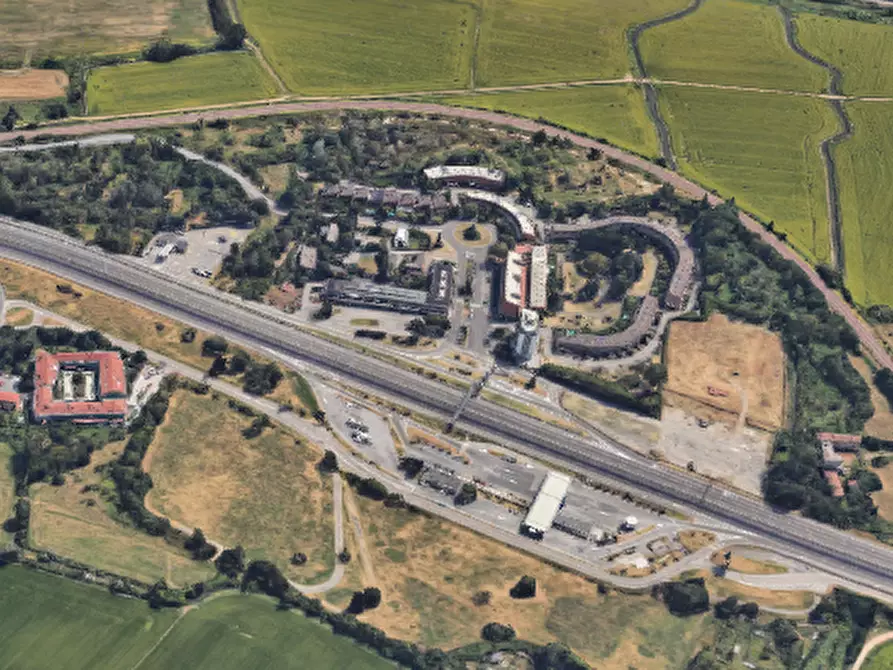 Immagine 9 di Posto auto in vendita  in Via del Mare  a Milano