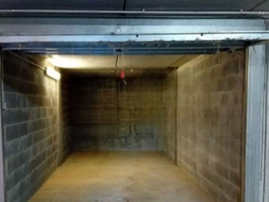 Immagine 1 di Garage in vendita  in Corso Re Arduino a Rivarolo Canavese