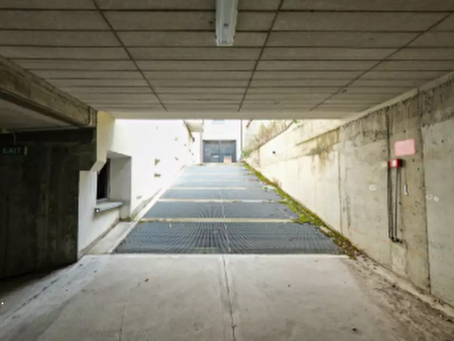 Immagine 4 di Garage in vendita  in Via Dante Alighieri a Arluno