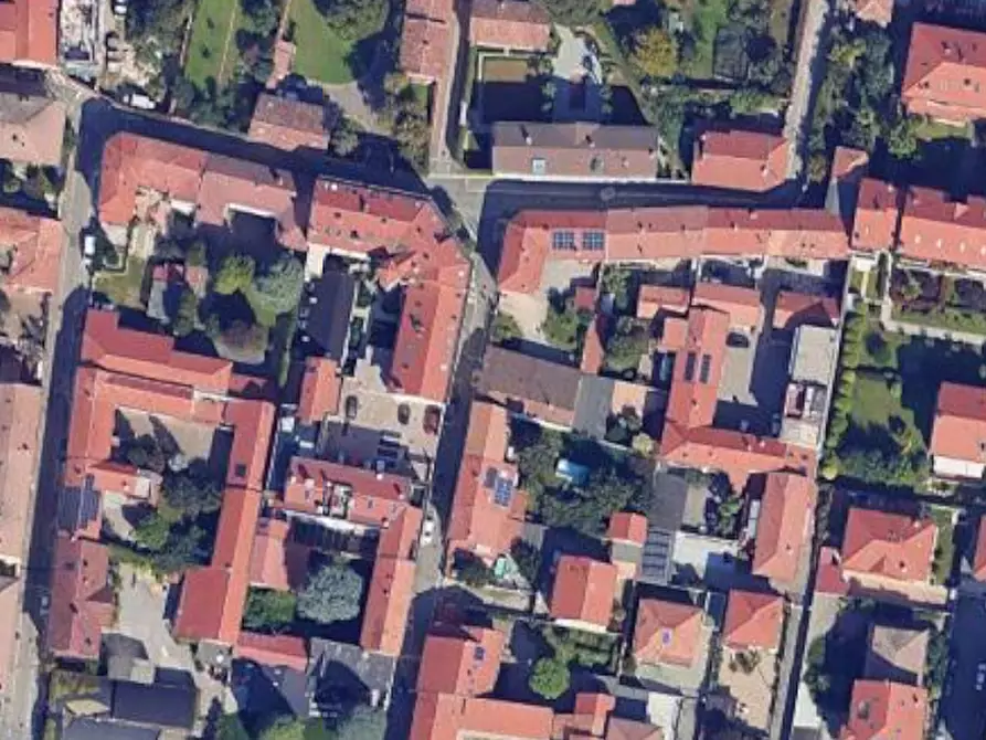 Immagine 10 di Garage in vendita  in Via Dante Alighieri a Arluno