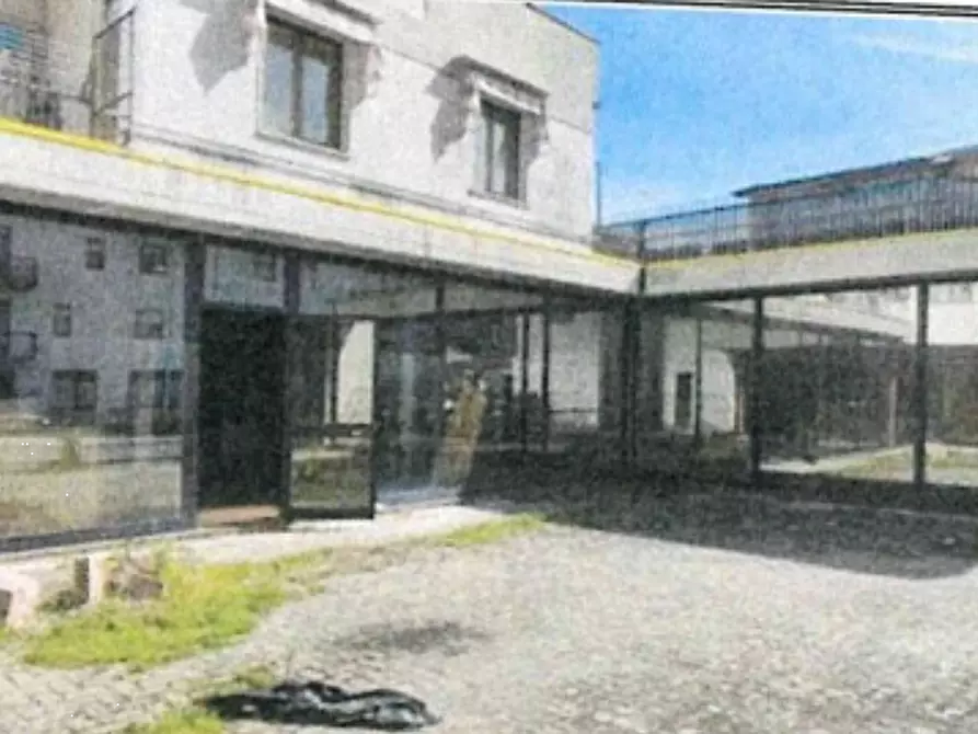 Immagine 1 di Magazzino in vendita  in via germania a Licciana Nardi