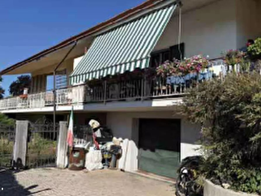 Immagine 1 di Porzione di villa in vendita  in Via della Rinascita a Sequals