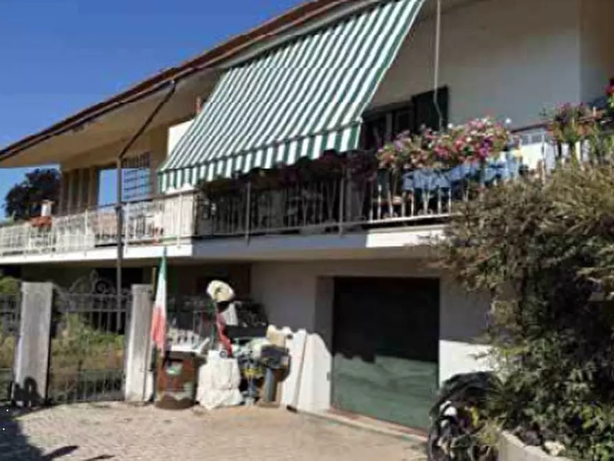 Immagine 15 di Porzione di villa in vendita  in Via della Rinascita a Sequals