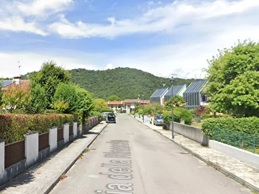 Immagine 17 di Porzione di villa in vendita  in Via della Rinascita a Sequals