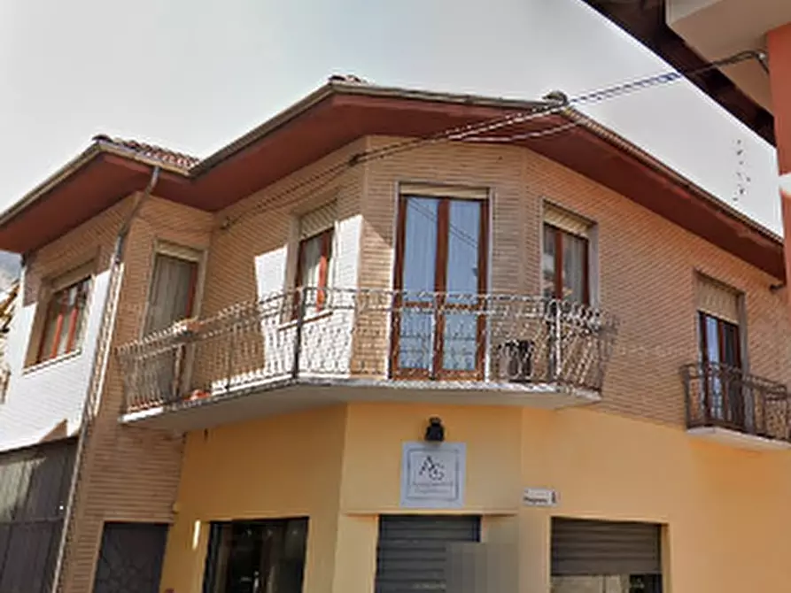 Immagine 6 di Negozio in vendita  in Piazza S. Secondo a Vallo Torinese