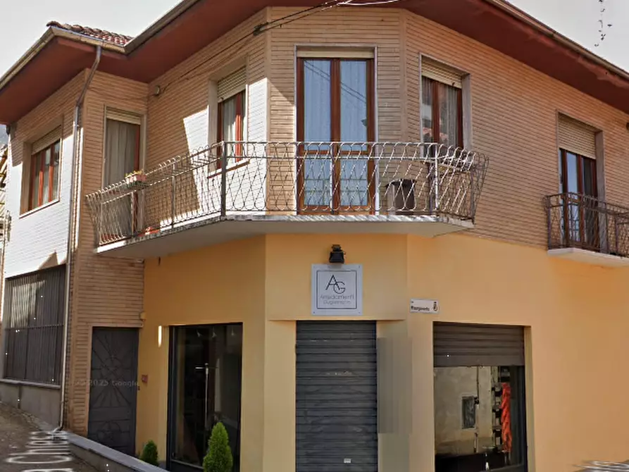 Immagine 7 di Negozio in vendita  in Piazza S. Secondo a Vallo Torinese