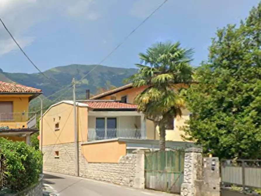 Immagine 9 di Negozio in vendita  in Via delle Cave a Aviano