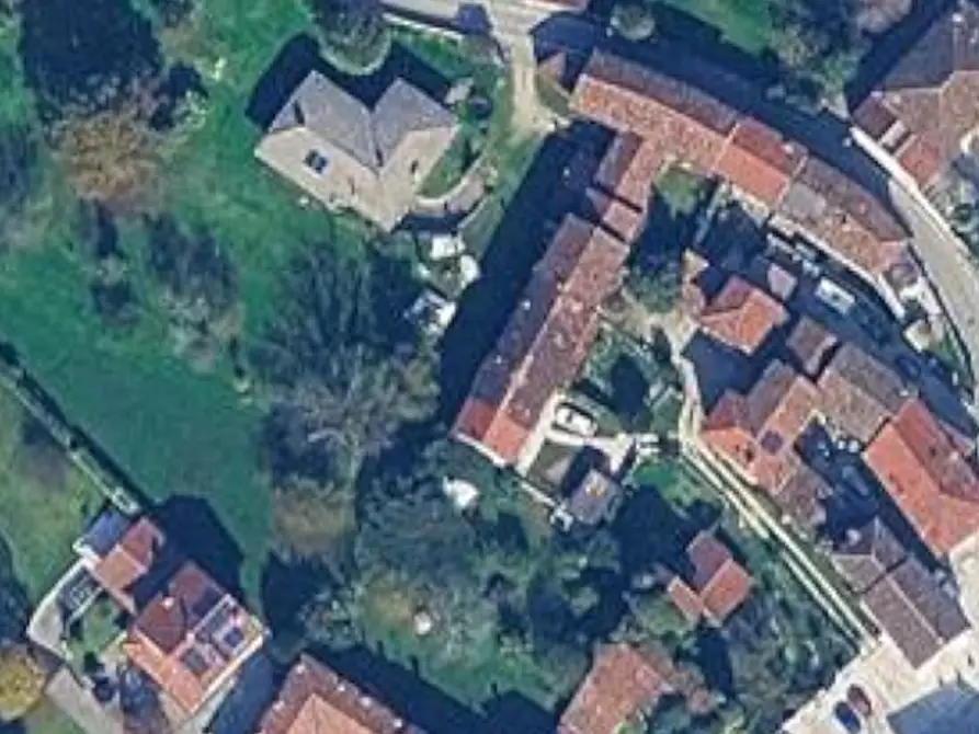 Immagine 11 di Negozio in vendita  in Via delle Cave a Aviano