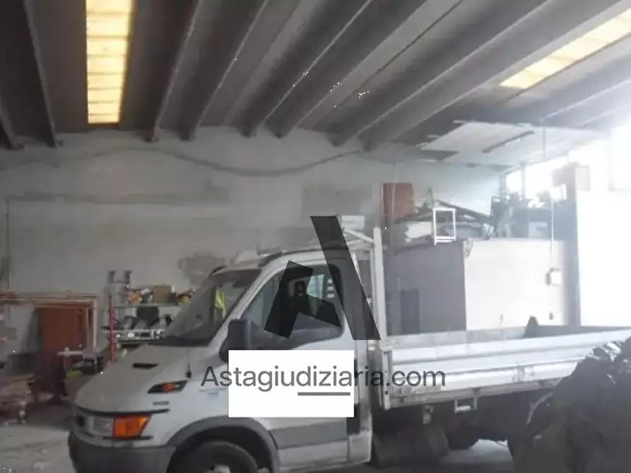 Immagine 13 di Laboratorio in vendita  in Via Don Minzoni  a San Possidonio