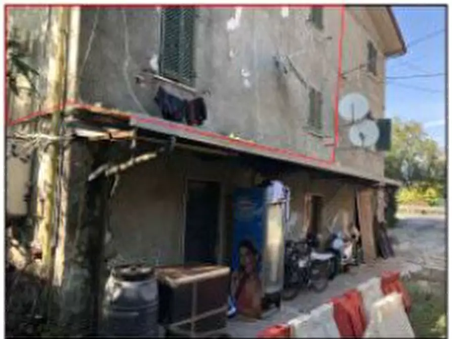 Immagine 15 di Porzione di casa in vendita  in Via Aurelia a Carrara