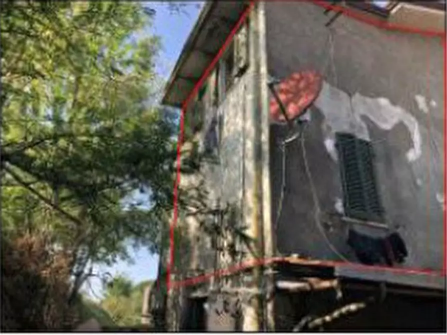 Immagine 16 di Porzione di casa in vendita  in Via Aurelia a Carrara