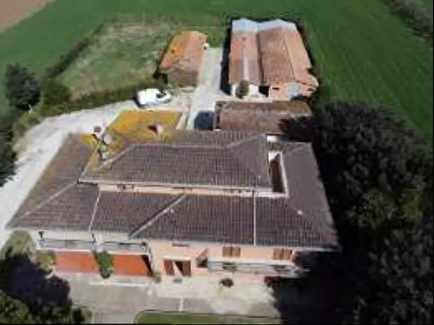 Immagine 2 di Stabile in vendita  in Viale del Popolo a Bastia Umbra