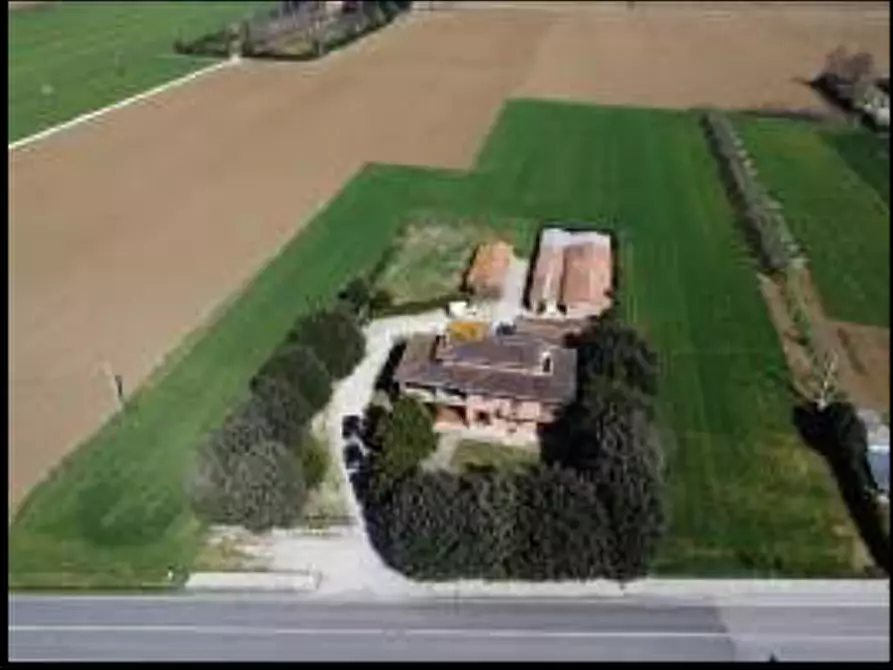 Immagine 4 di Stabile in vendita  in Viale del Popolo a Bastia Umbra