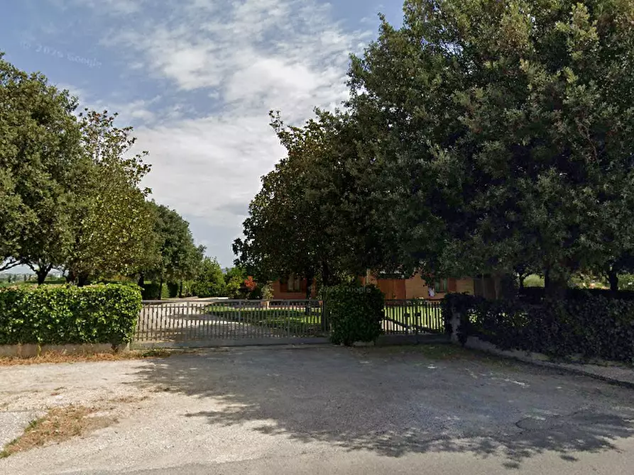 Immagine 9 di Stabile in vendita  in Viale del Popolo a Bastia Umbra