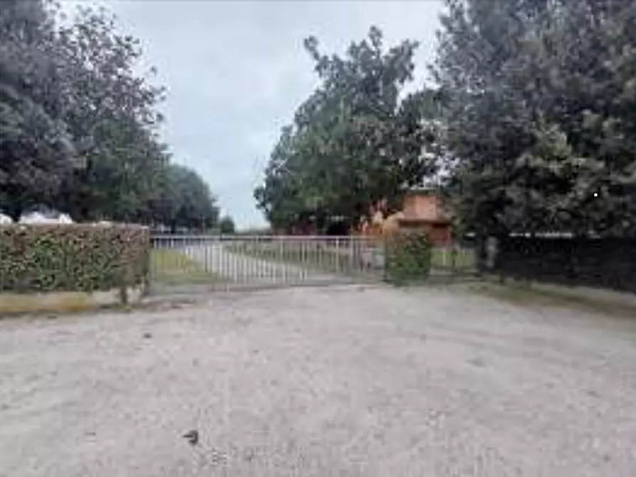 Immagine 32 di Stabile in vendita  in Viale del Popolo a Bastia Umbra