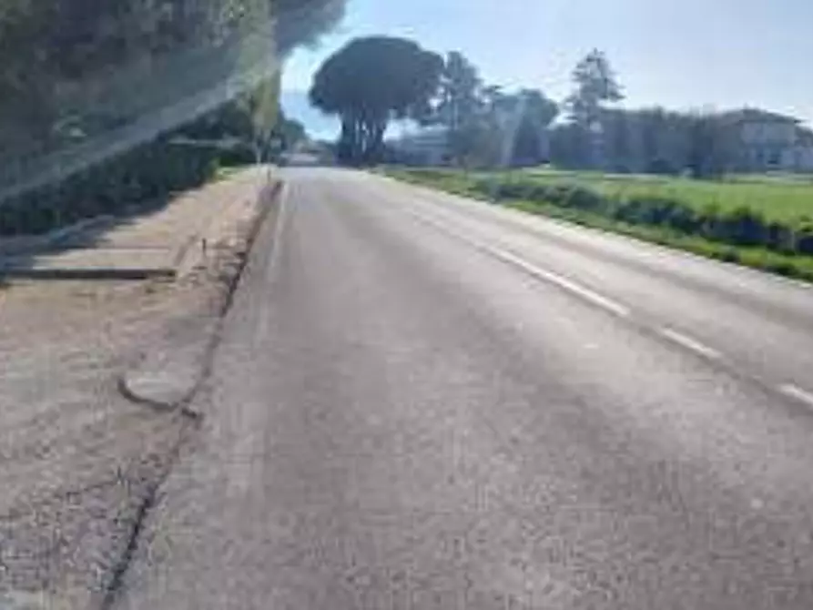 Immagine 35 di Stabile in vendita  in Viale del Popolo a Bastia Umbra