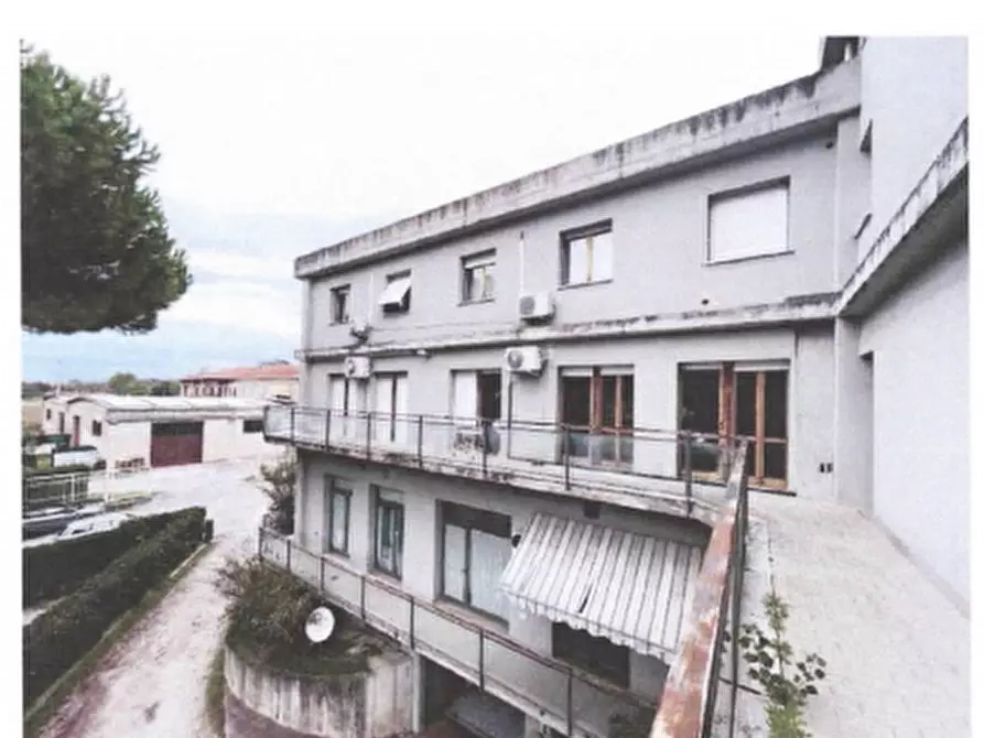 Immagine 2 di Ufficio in vendita  in Via Rodolfo Morandi a Umbertide