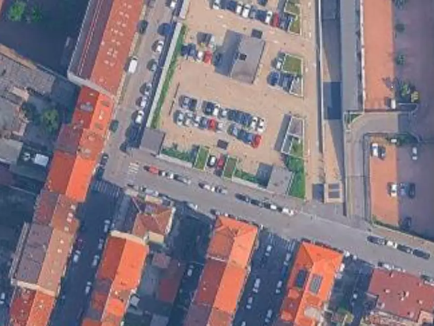 Immagine 12 di Garage in vendita  in Via Envie a Torino