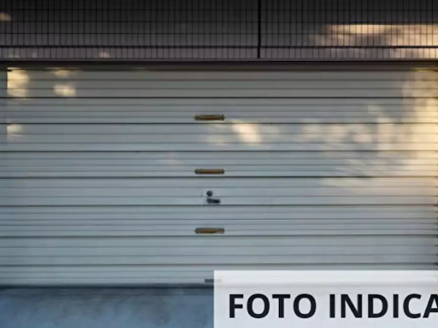 Immagine 7 di Garage in vendita  in Via Envie a Torino
