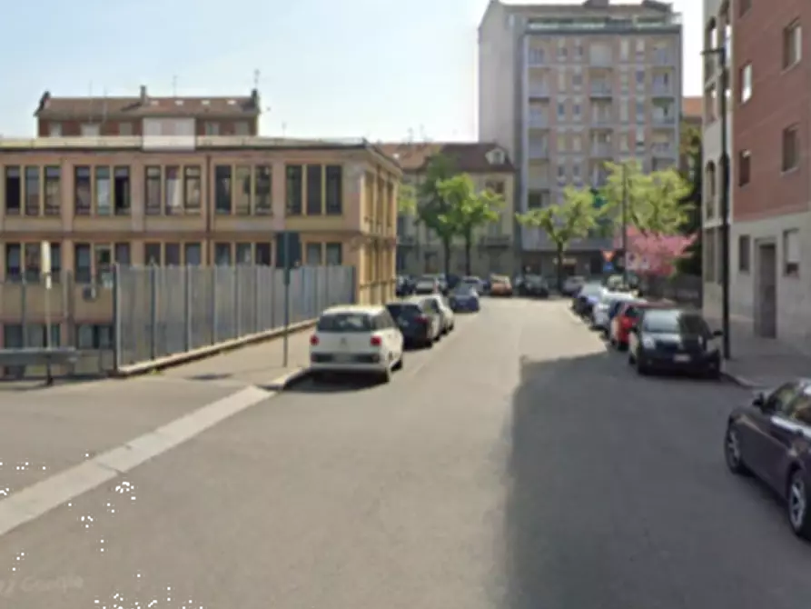 Immagine 9 di Garage in vendita  in Via Envie a Torino
